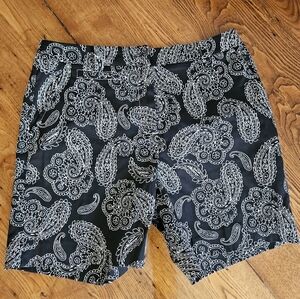 Jones New York Black Paisley Print 5 Pocket Shorts Size 8